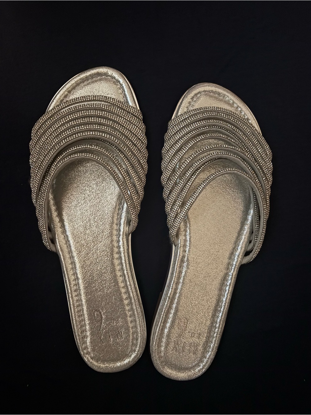Mix No. 6 Metallic Silver Slide Women Sandals, Size 9.5